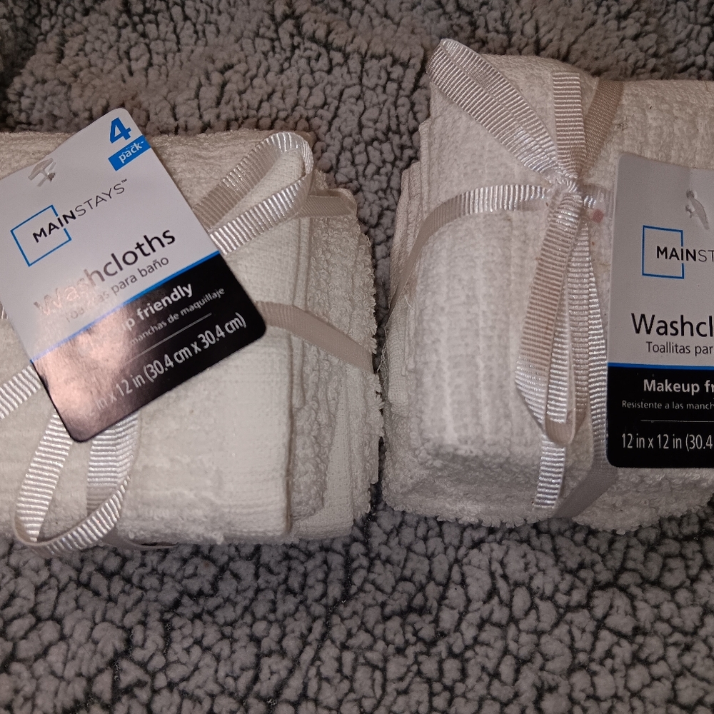 Lot of 2, 4 piece sets. Ribbed facial friendly washcloths